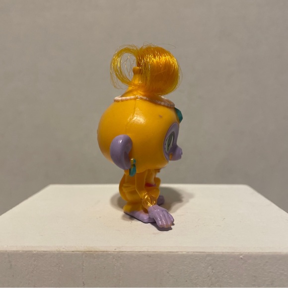 Shimmer & Shine Yellow Genie Tala Monkey Nickelodeon PVC Figure Toy 16 - Picture 2 of 6